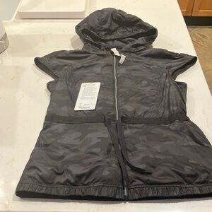 Lululemon Spring Fling Puffy Vest 10 lotus camo blue grey excellent hooded